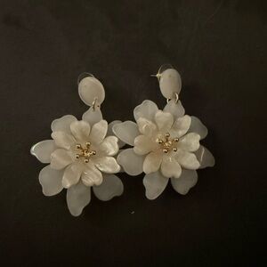 Elegant Floral White and Gold Earrings